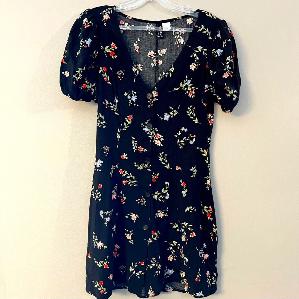 H&M Divided V-Neck Button Up Floral Dress Size S Black